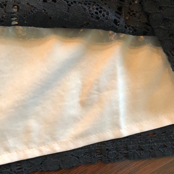 Banana Republic Lace blouse top XS - Picture 3 of 5